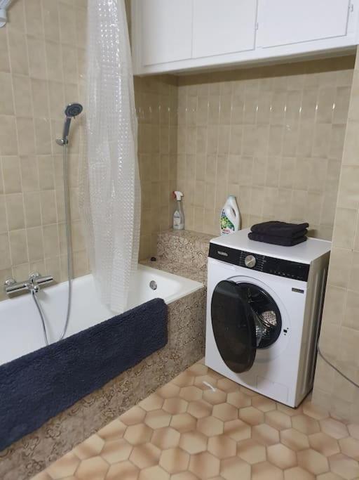 Appartement F3 Meuble Et Equipe Сен-Сіпріян Екстер'єр фото