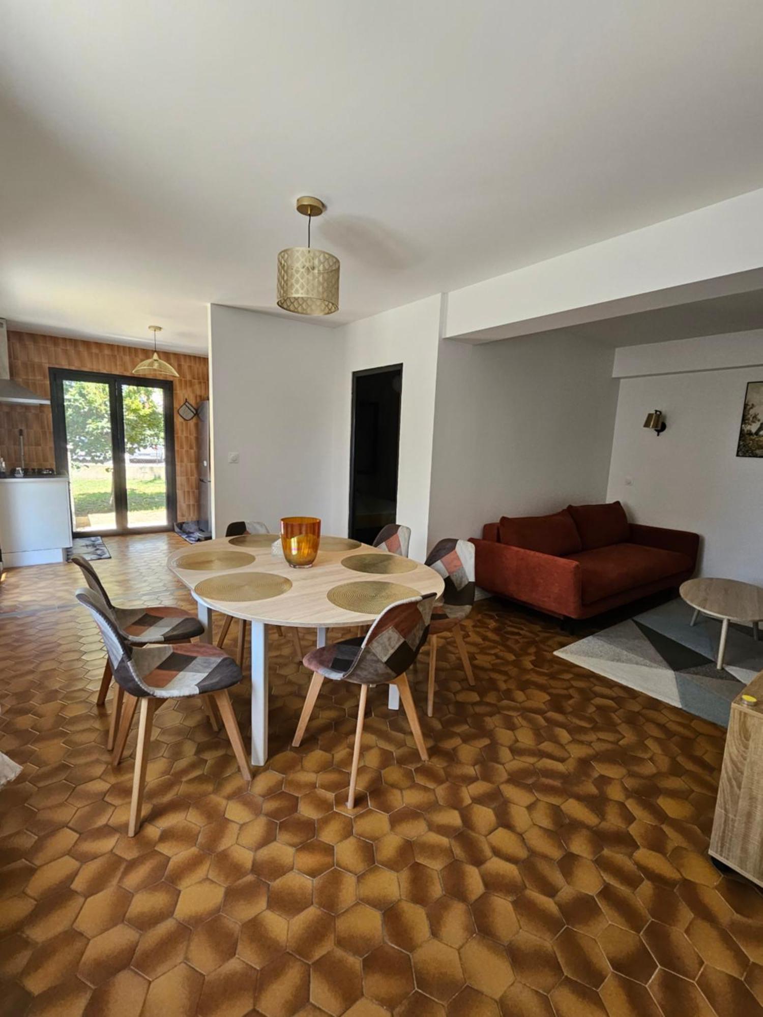Appartement F3 Meuble Et Equipe Сен-Сіпріян Екстер'єр фото